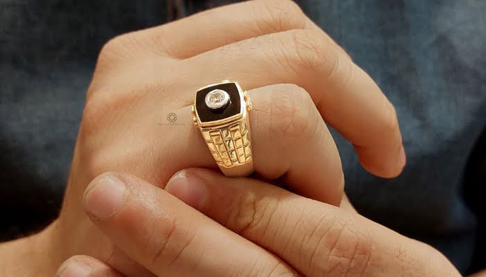 انگشتر هدیه طلا برای مرد