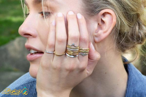 مفهوم انگشتر در هر انگشت نشانه چیست
