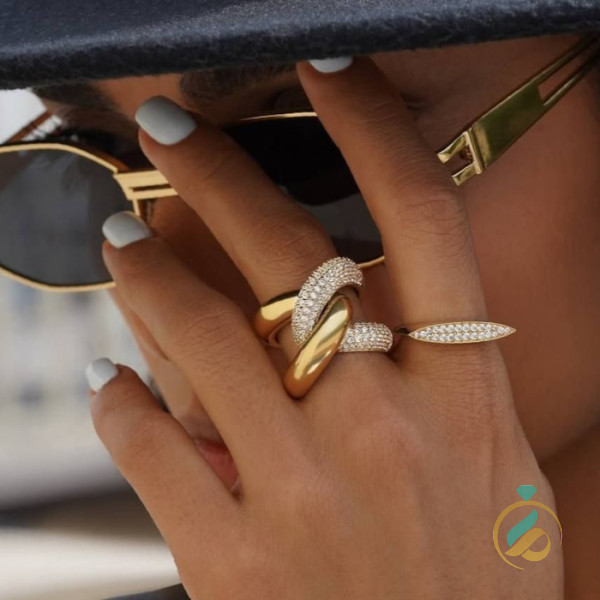 انگشتر طلای فرد نگیندار