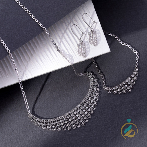 سرویس سینه ریز سفید