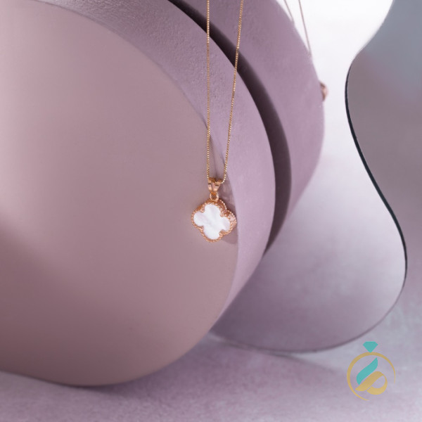 مدال طلا ونکلیف سفید