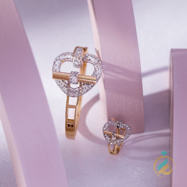 ست دستبند و انگشتر قلب.