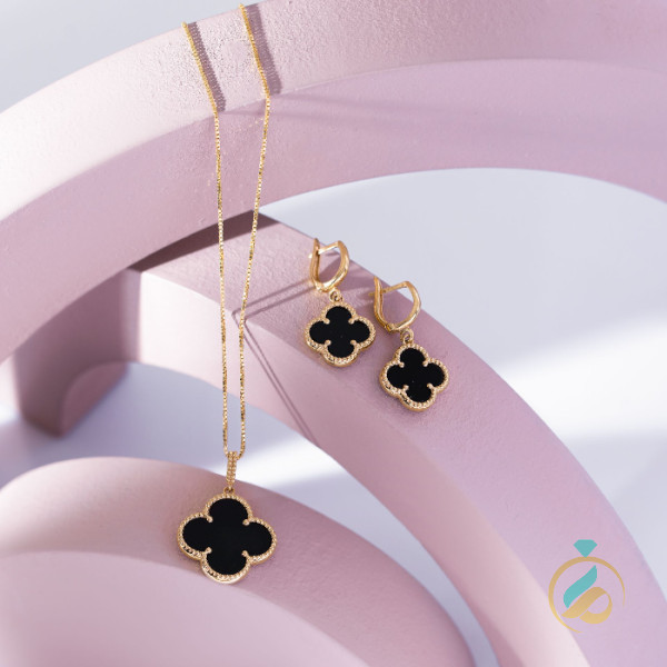 نیمست طلا ونکلیف مشکی