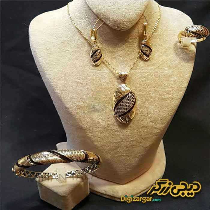 ربع ست و دستبند شکلاتی