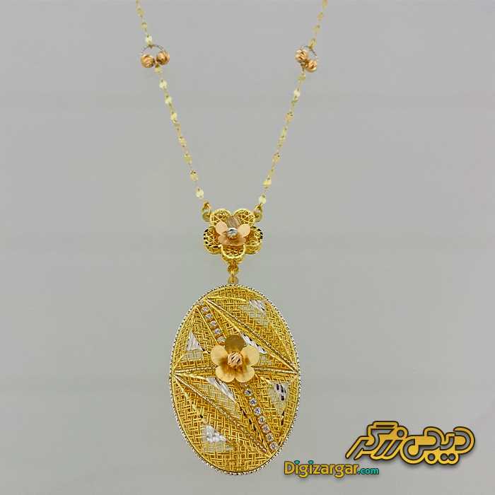 گردنبند طلا گلبرگ