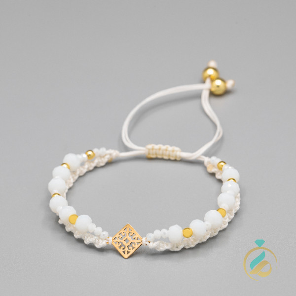 دستبند طلا نخی طرح گل لوزی