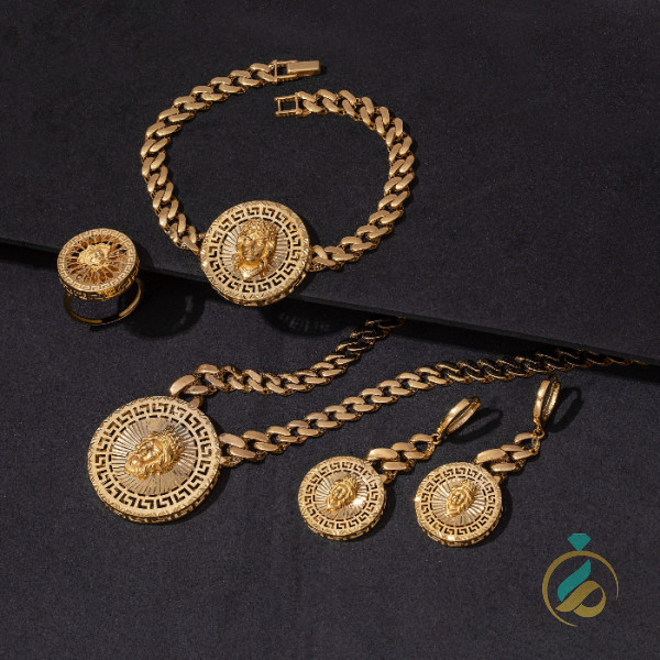 سرویس طلای کارتیه ورساچ