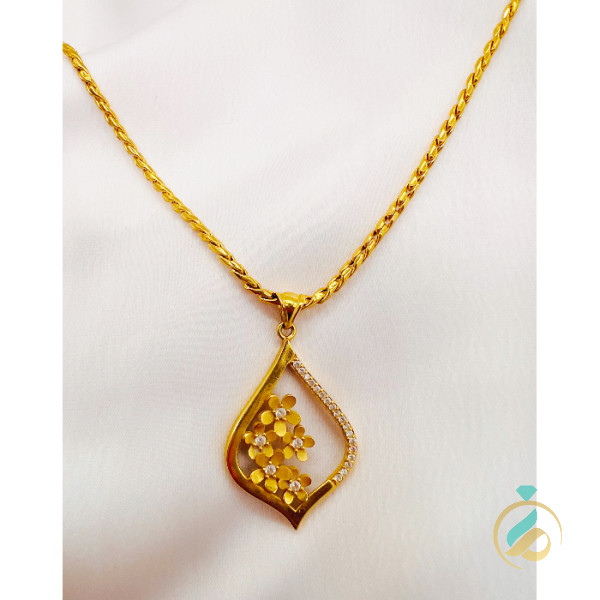 گردنبند طلا گل یکتاخواه