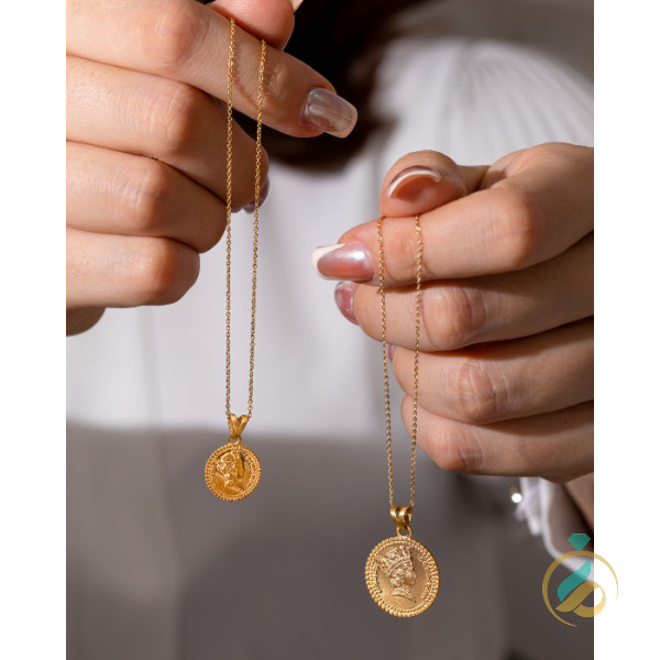 مدال آویز طلای ملکه