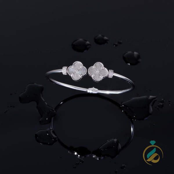 دستبند طلای ونکلیف